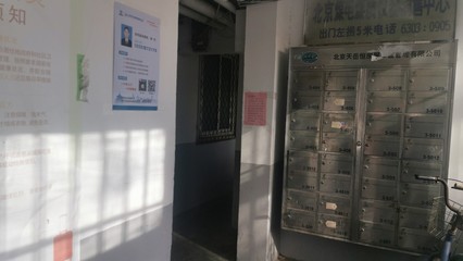 堆放雜物、落滿灰塵、閑置率高&hellip;小區信報箱出路在何方?